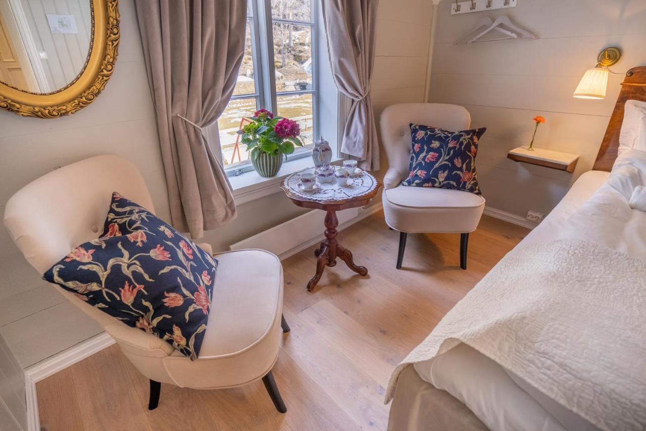 Husum Hotel Borgund Bagian luar foto