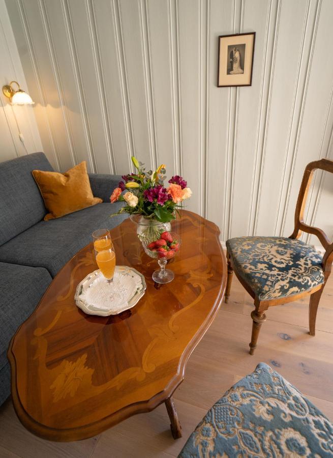 Husum Hotel Borgund Bagian luar foto