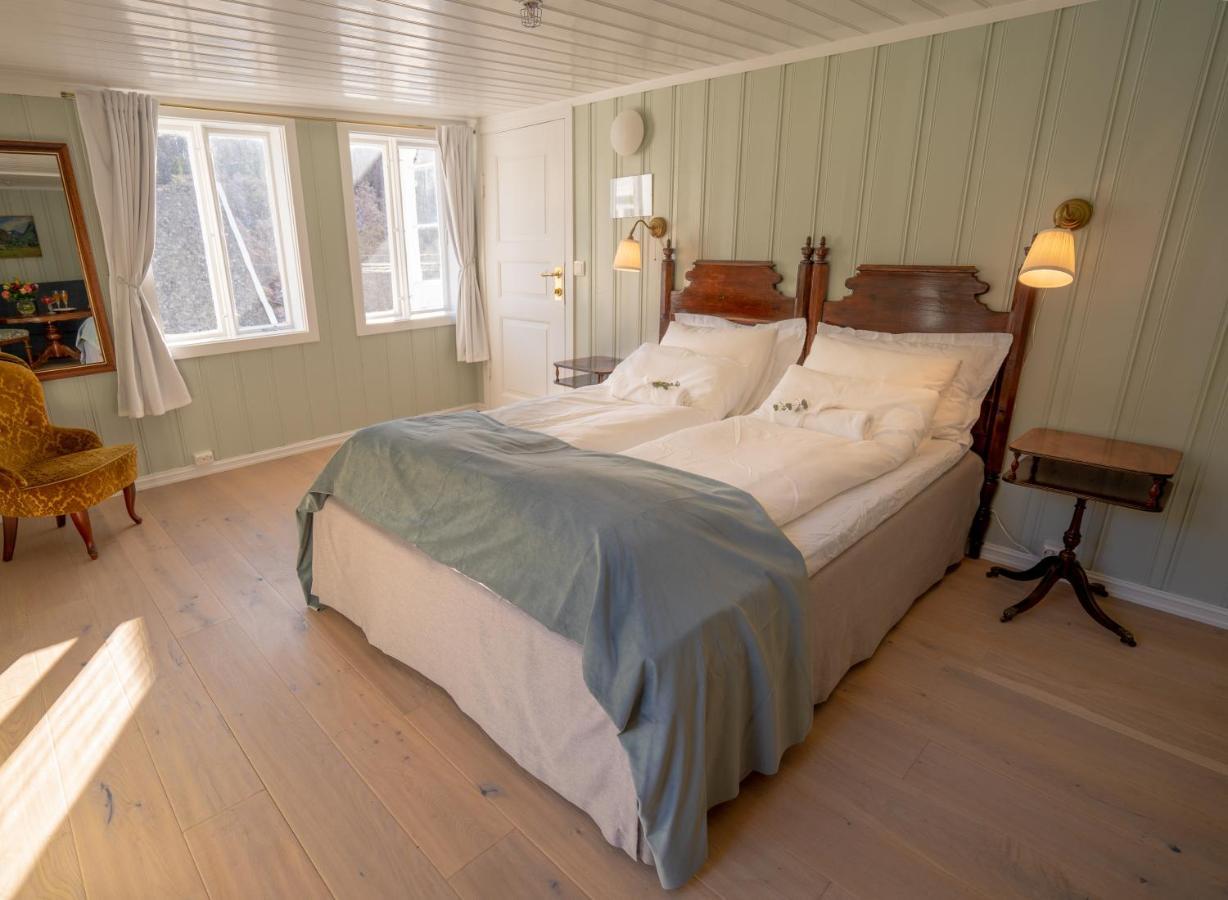 Husum Hotel Borgund Bagian luar foto
