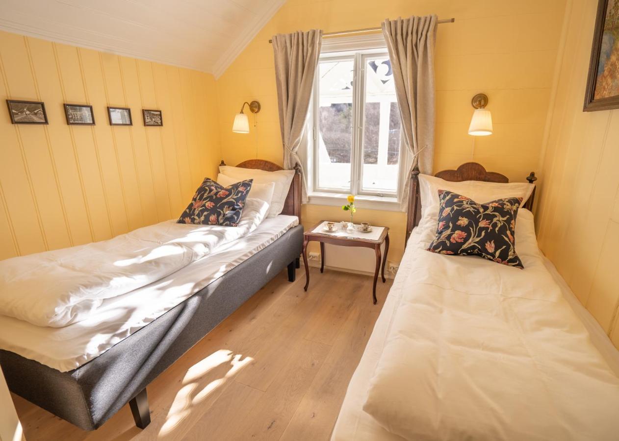 Husum Hotel Borgund Bagian luar foto