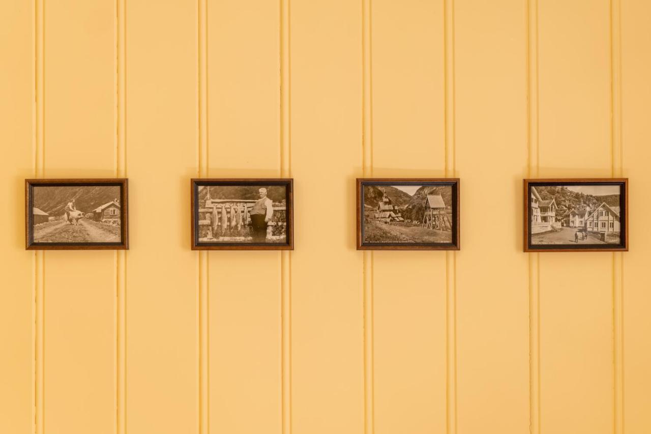 Husum Hotel Borgund Bagian luar foto