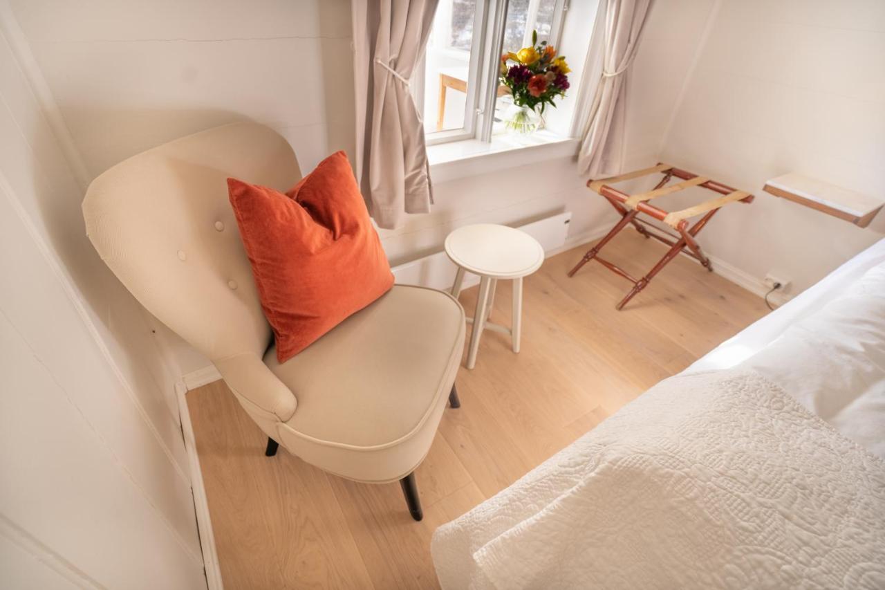 Husum Hotel Borgund Bagian luar foto