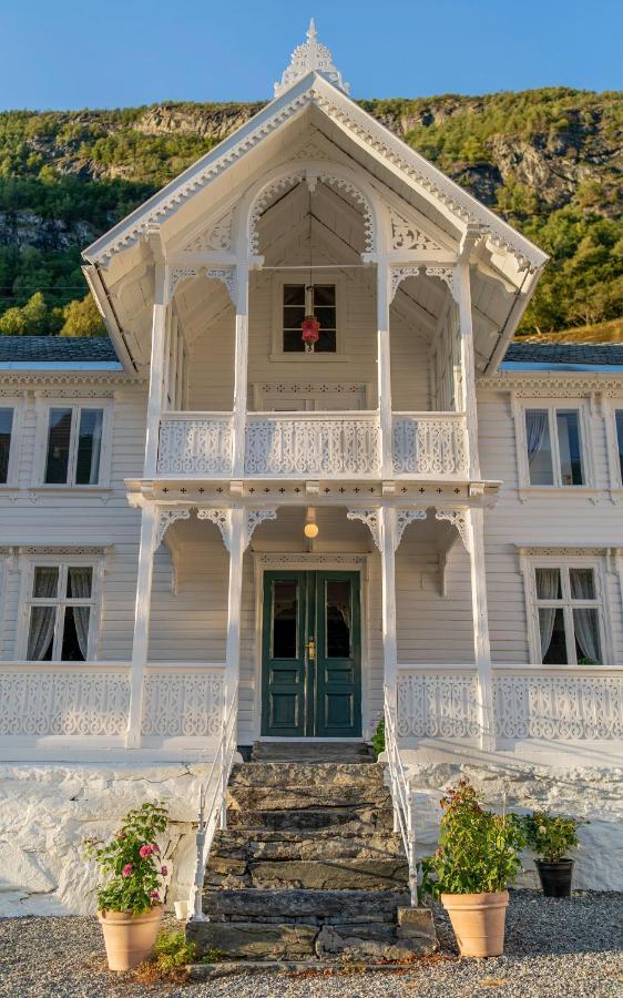 Husum Hotel Borgund Bagian luar foto